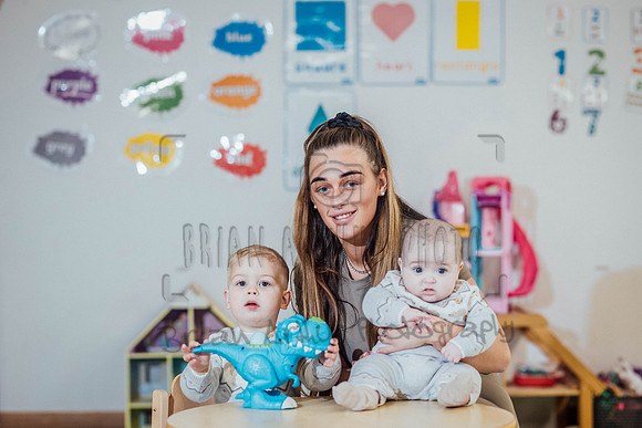 Young Mothers Story Limk 004